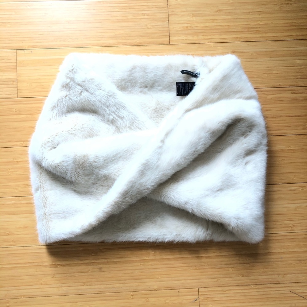 Ann Taylor faux fur infinity collar shawl scarf